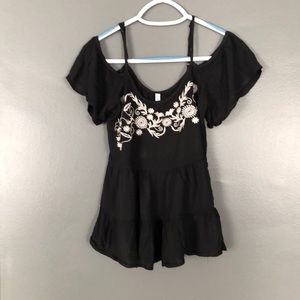 xhilaration cold shoulder top